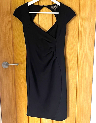 Lipsy london black neck cap - black, v-neck