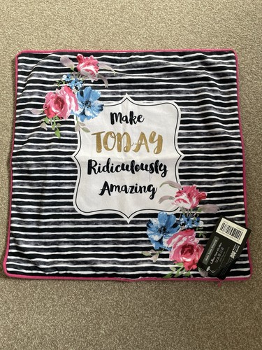 Velour decorative cushion