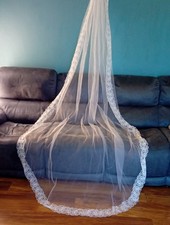 white veil 1 tier chapel