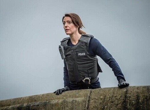 Suranne jones unsigned - suranne,