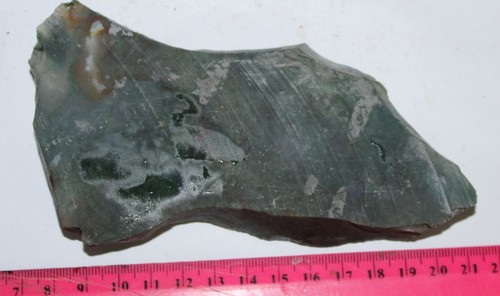 Rough rock mineral green - rough,