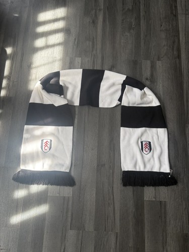 Fulham scarf with - , crest
