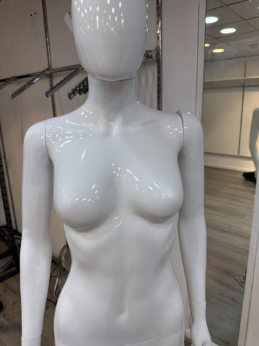 Whit manikin full - manikin,