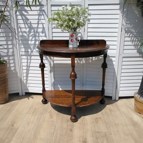 Table demi lune - table, hall