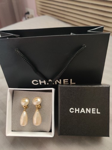 Chanel logo teardrop - cc,