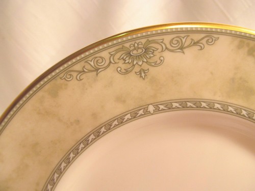 Royal doulton england isabella - royal,