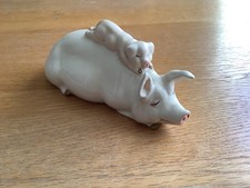 JOHN BESWICK PIG AND PIGLET MODEL NO. 2746 EXCELLENT COND. FREE POSTAGE