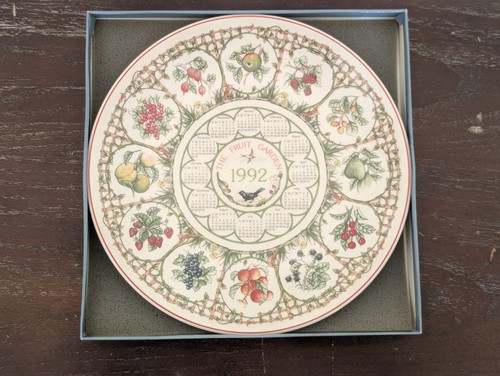 Wedgwood calendar plate - wedgwood,