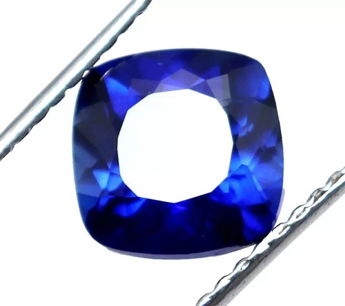 Natural blue sapphire - blue, flawless