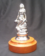 VINTAGE 1950s NAKED LADY ON ROCK CAR RAD CAP MASCOT ~ NUDE FEMALE HOOD ORNAMENT