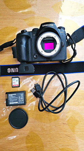 Samsung nx1 mirrorless camera - mirrorless,
