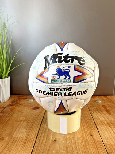 Vintage 1992 squad - 1992, signed