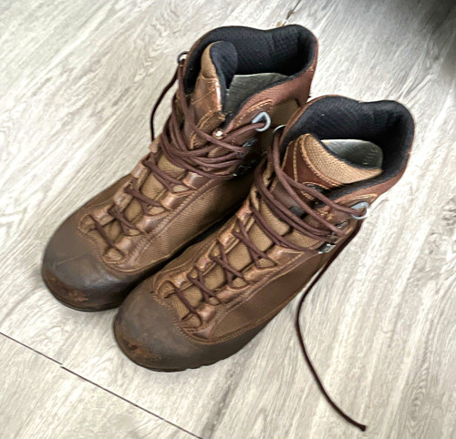 Army aku boots size used - army,