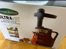 Omega VRT452HDR Slow Masticating Juicer Red