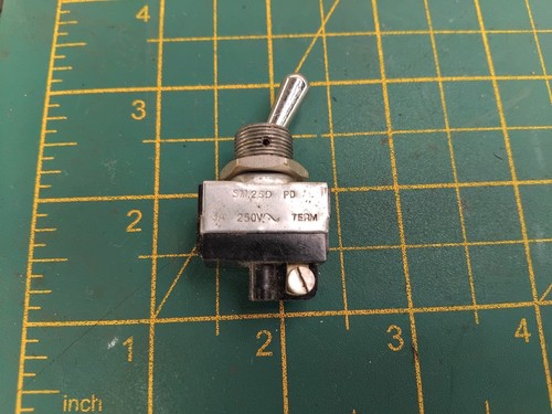 Vintage bulgin off - on, /