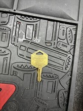 Snap On Tool Box Roll Cab Vintage Replacement Key KZ360 Genuine New