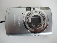 Canon IXUS 800 IS Digital Zoom Compact Camera and Camera Case