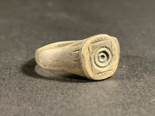 ANCIENT ROMAN - MEDIEVAL SILVER RING WITH EVIL EYE PROTECTIVE MOTIF CA 500-900AD