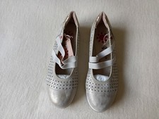 Brand New Women's Relife By