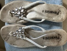 Pavers Sandals Pavacini white diamante/chrystal toe post size 39 hardly worn 