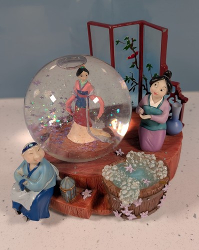 Rare vintage disney store - rare,