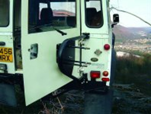 Ba132 land rover - ba132,