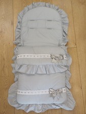 Babys  Cosytoes universal fit