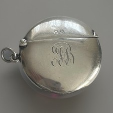 ANTIQUE STERLING SILVER ROUND VESTA CASE BIRMINGHAM 1912 WILLIAM NEALE