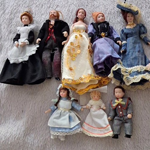 Lot 12 dollhouse dolls - lot, 8