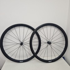 Prime Black Edition carbon wheelset, 40mm rims, Disc, TLR. Sram Xdr freehub.
