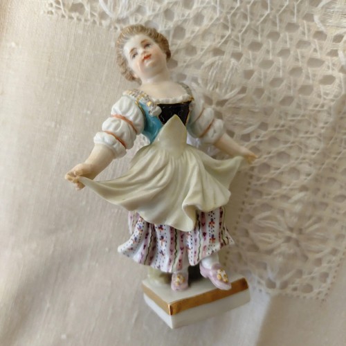 Meissen figure girl