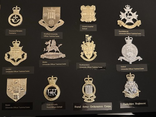 British army cap badge - british,