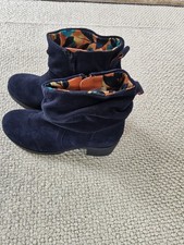 Moshulu Women's Boots. Size