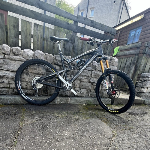 Full suspension mountain bike - full,