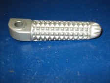 YAMAHA YZF R1 RIGHT REAR   FOOTREST , 5JJR 2004 ERA  IN NICE CONDITION.