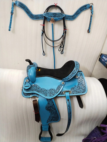 Horse saddle sky - sky/blue, western