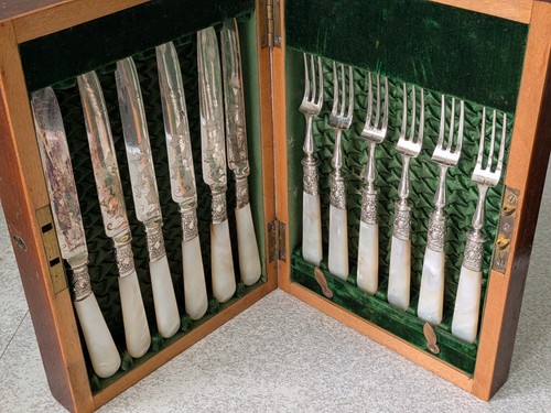 Cased set twelve - set,