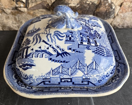 Blue willow pattern - blue, covered