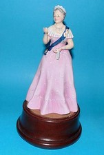 ROYAL DOULTON figurine ' Queen