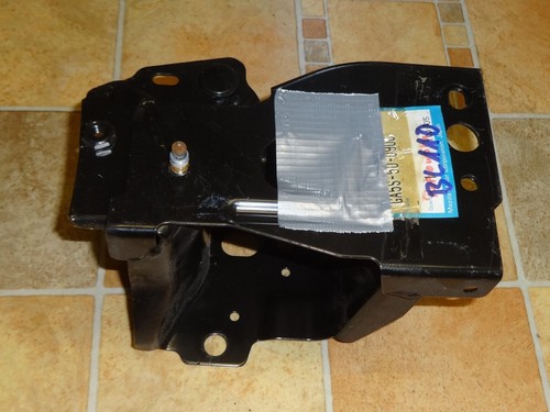 Bracket front left bumper - bracket,