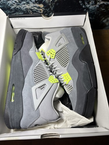 Size jordan 4 retro se - 4,
