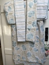 Laura Ashley King Size Duvet Cover with 4 Pillowcases Floral Design.