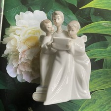 NAO Figurine Angel Singing