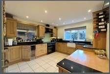  Solid Oak Door Fitted Kitchen