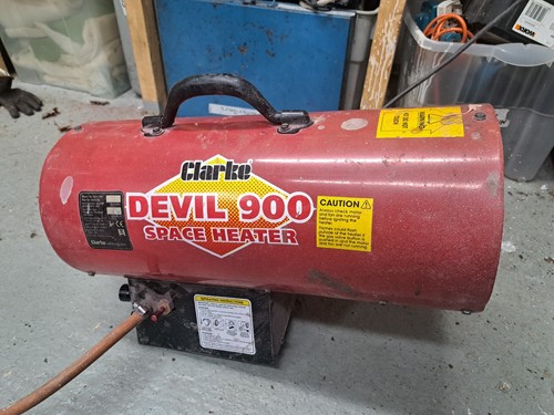 Clarke devil 900 space heater - space,