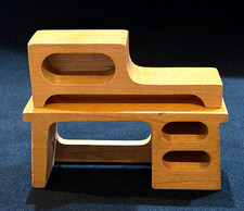 VITALI  & NAEF  Desk & Shelf