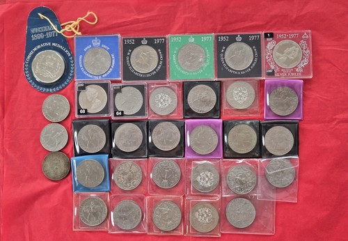 Bulk lot 1977 - 1977, queen