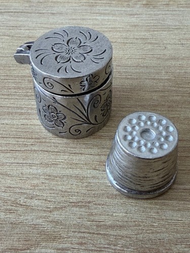 Williams pewter thimble - a,