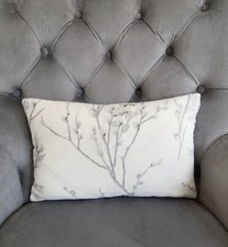LAURA ASHLEY Pussy Willow