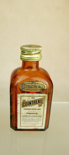 Vintage cointreau liqueur - ⭐,
